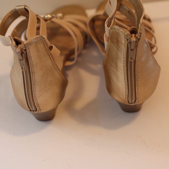 A2 By Aerosoles Gold Sparkle Gladiator wedge Sandals Zip back size 8.5 Casual - Picture 5 of 14
